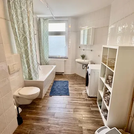 Apartment Grosse Fuer Gruppen, Zentral Gelegen Magdeburg