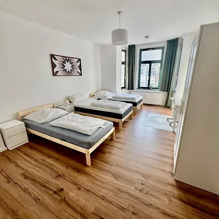 Grosse Fuer Gruppen, Zentral Gelegen * Magdeburg