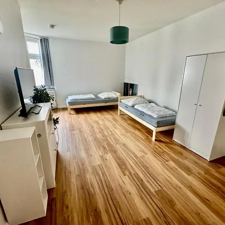 Grosse Fuer Gruppen, Zentral Gelegen Magdeburg