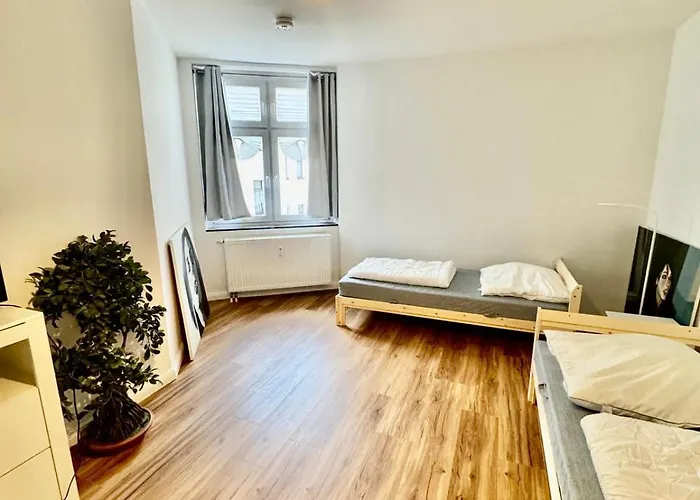 Grosse Fuer Gruppen, Zentral Gelegen Magdeburg