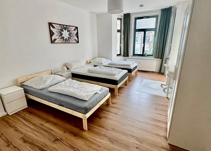 Grosse Fuer Gruppen, Zentral Gelegen * Magdeburg