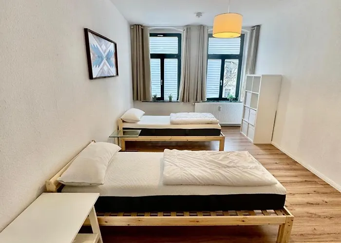 Grosse Fuer Gruppen, Zentral Gelegen Lägenhet Magdeburg