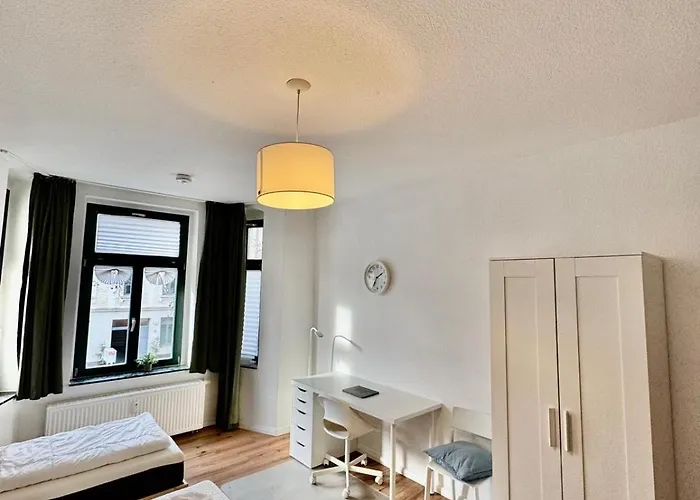 Grosse Fuer Gruppen, Zentral Gelegen Lägenhet